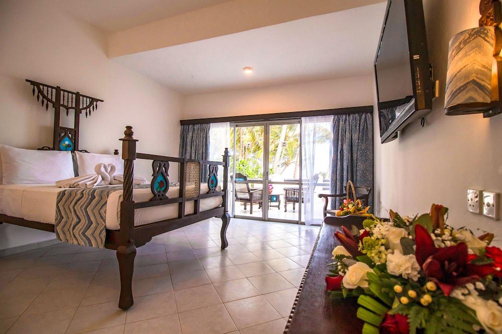 Bamburi Beach Hotel Eksteriør billede