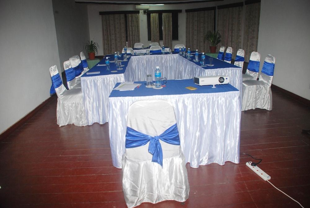 Bamburi Beach Hotel Eksteriør billede
