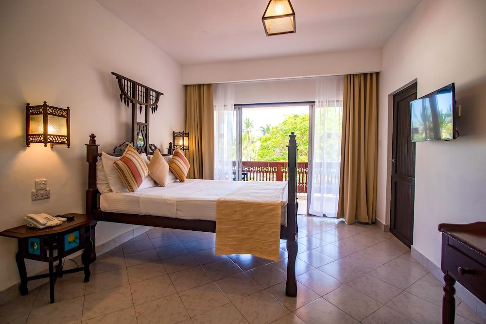 Bamburi Beach Hotel Eksteriør billede